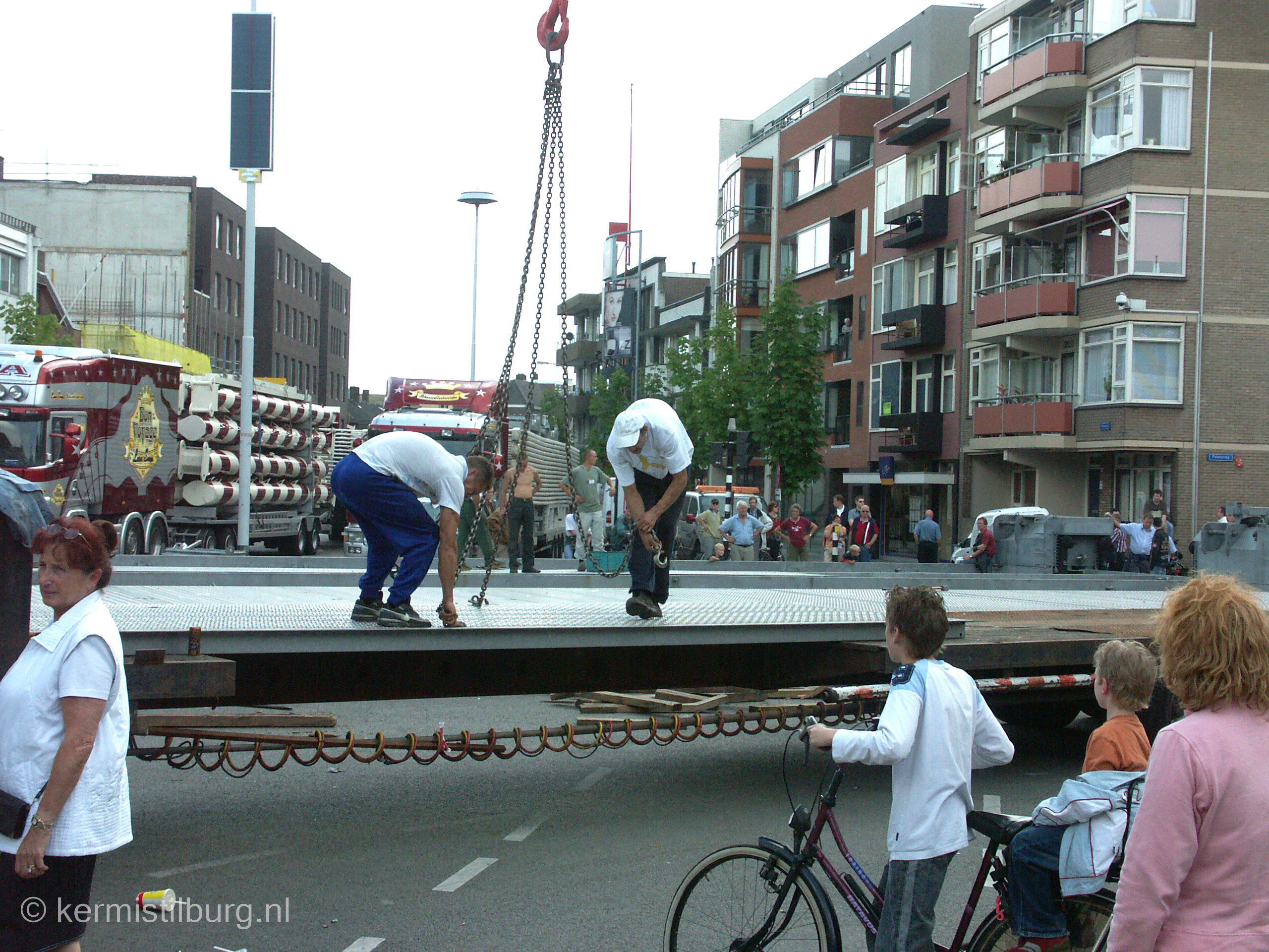 2004, Kermis, Tilburg, Tilburgse kermis, bouwen
